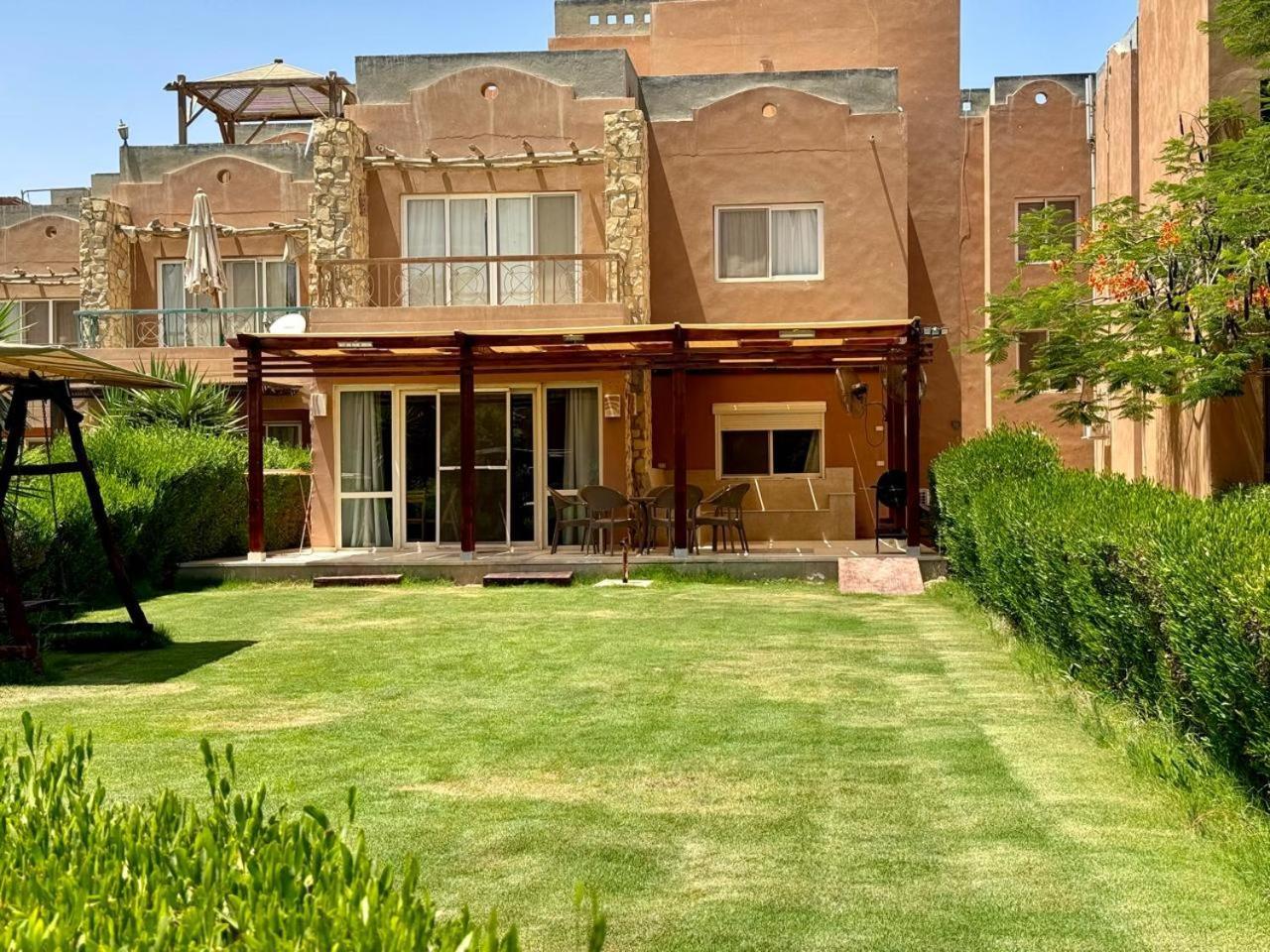 Palermo Chalet In Marina Wadi Degla Ain Sokhna With 250 Sqm Private Garden & Near To The Beach Ain Sukhna Exterior photo