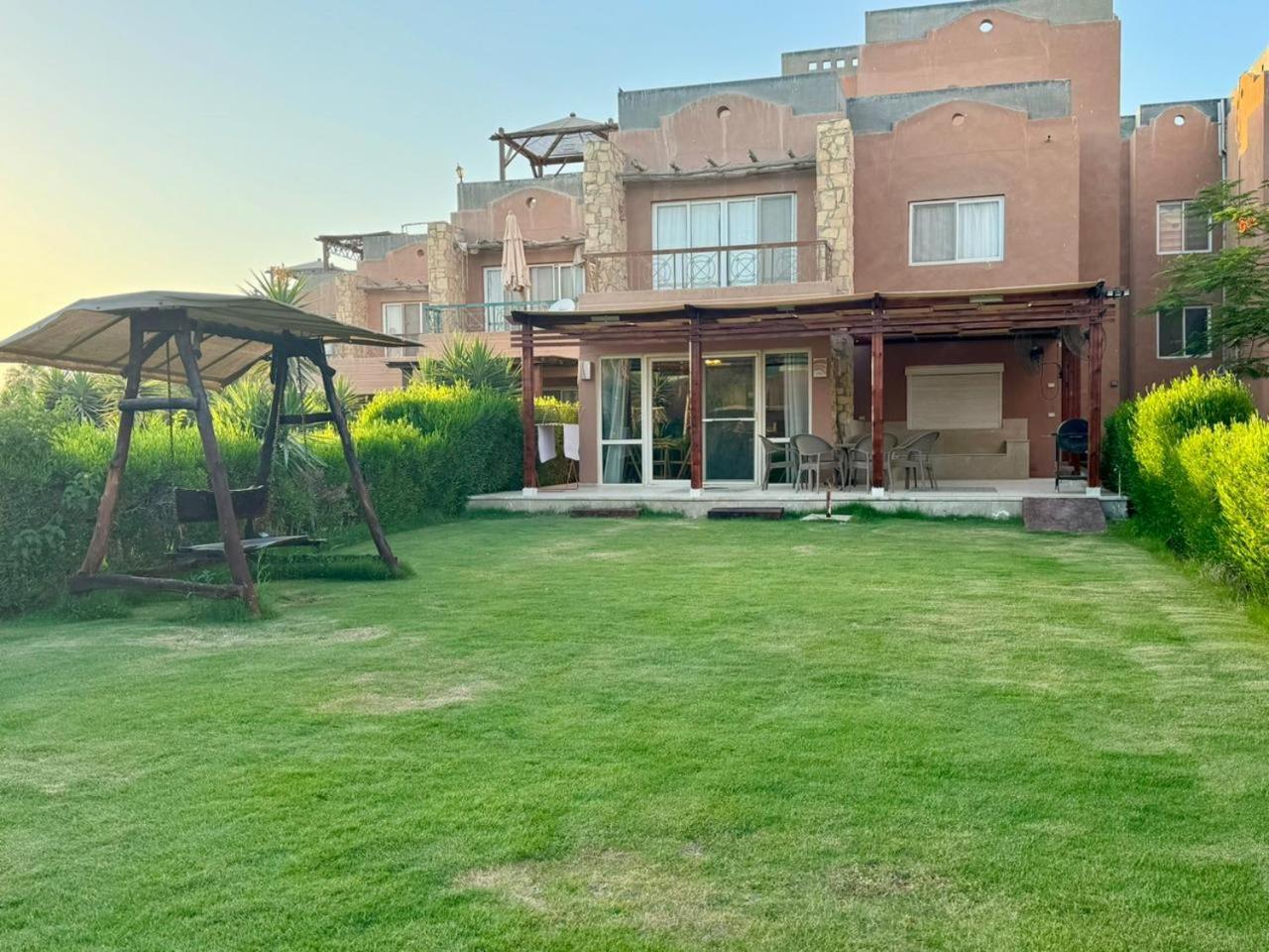 Palermo Chalet In Marina Wadi Degla Ain Sokhna With 250 Sqm Private Garden & Near To The Beach Ain Sukhna Exterior photo
